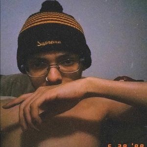 SUPREME BEANIE ⚡︎